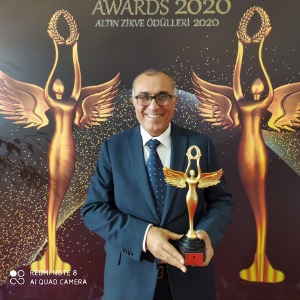 Uzm. Dr. Ertan Cevizci Ödül Töreninde